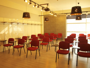 İzmir Hasekioğlu SRC ve Psikoteknik Değerlendirme Merkezi'nde daima 'En Güvenilir Hizmet' anlayışıyla siz değerli müşterilerine daima yenilikler sunmaktadır. En iyi eğitmenler bu sınıflarda ders anlatıyor.