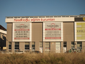 Tüm SRC belgeleri ve Psikoteknik belgesi için alanında uzman danışmanlarımızdan bilgi alabilirsiniz..SRC, Psikoteknik belgesi ve tüm ehliyet sınıfları için İzmir'in her yerinden kolay ulaşım.1200 metre kare geniş ve ferah hizmet binası. İzmir'in kursu