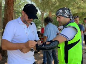 A2 sınıfı motosiklet ehliyet direksiyon sınavı günü.uygulama eğitim parkurunda A2 manuel motosiklet sınavı için hazırlıyoruz.