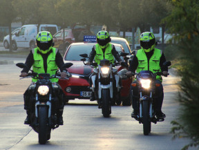 A - A1 - A2 sınıfı motosiklet ehliyeti için torik ve 1. etap eğitimleri sonrası İzmir - Bornova - Evka3 direksiyon sınav güzergahında 2. etap eğitimindeyiz.