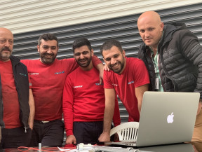 İzmir de Toker makinede Sn. Eray Hasekioğlu ile manlift teorik eğitimindeyiz. Manlift operatörlük belgesi hakkında bilgi almak yada manlift iş makinesi operatörlük belgesi alabilmek için bizden bilgi alabilirsiniz. 05322470963