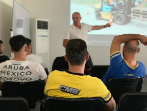 Forklift operatörlük belgesi için eğitimdeyiz. İş makinası operatörlük belgesi güvenli forklift kullanımı eğitimi ve iş makinası operatörlük belgesi için bizden bilgi alabilirsiniz.