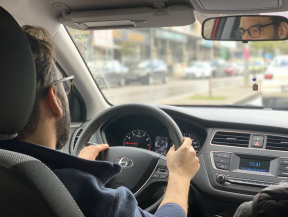 İzmir, Bornova, Konak, Karşıyaka' da özel şehir içi direksiyon eğitiminde; çarpışmaları önleme yöntemlerini öğreniyoruz. Hasekioğlu Özel Direksiyon Dersi Merkezi.